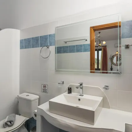 Aparthotel Iliovasilema 4*